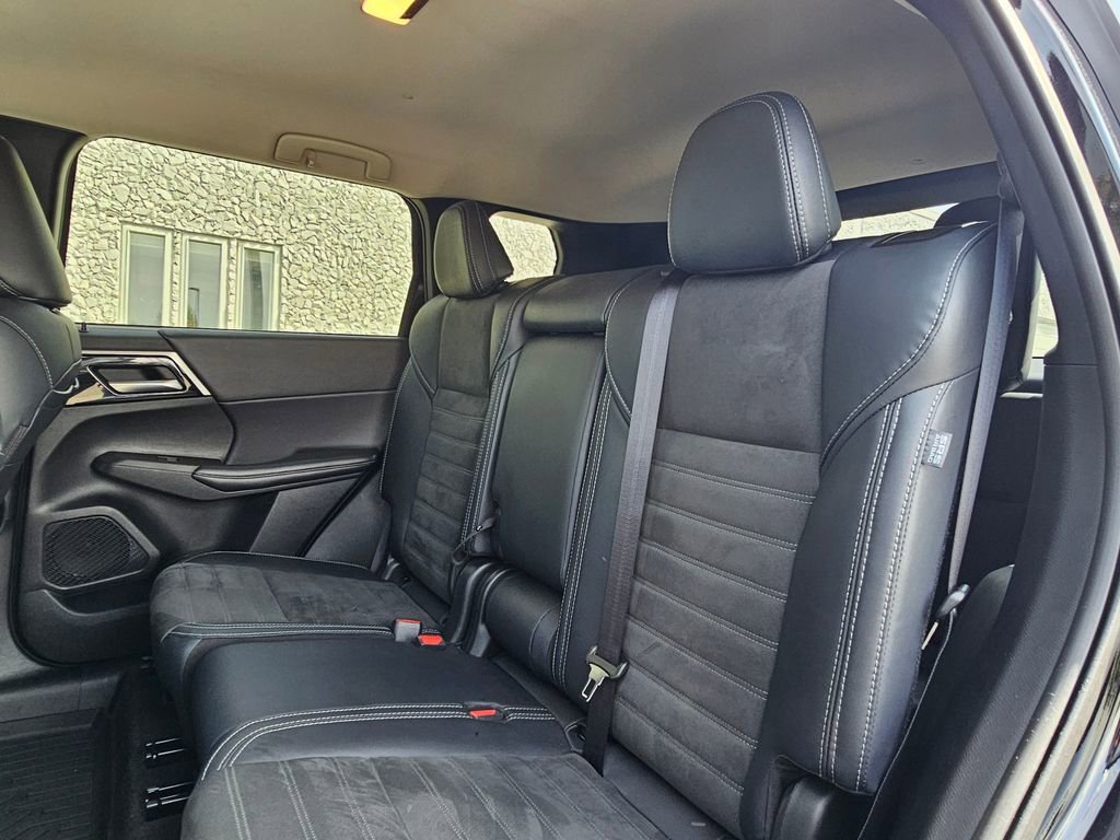 Used 2024 Mitsubishi Outlander SE AWD/4WD image 14