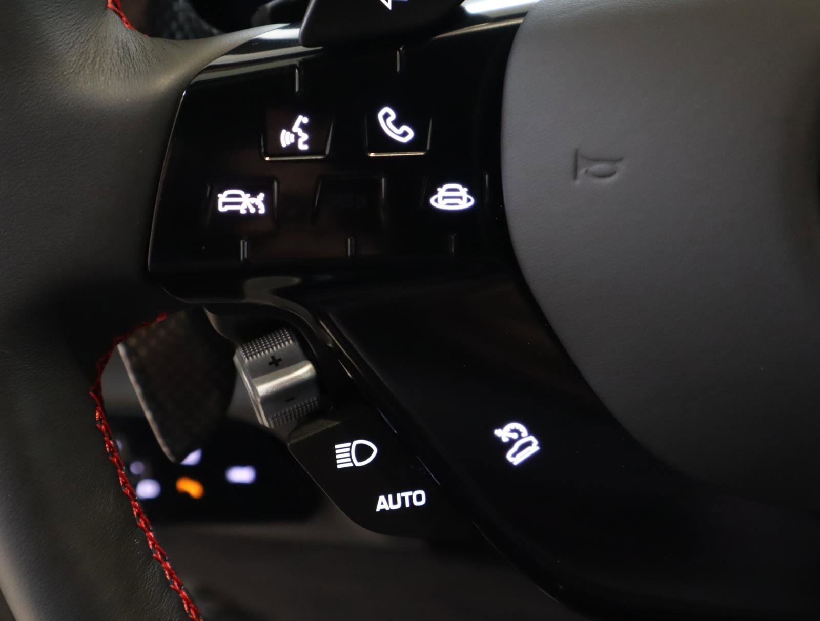 Certified 2025 Ferrari Purosangue image 30