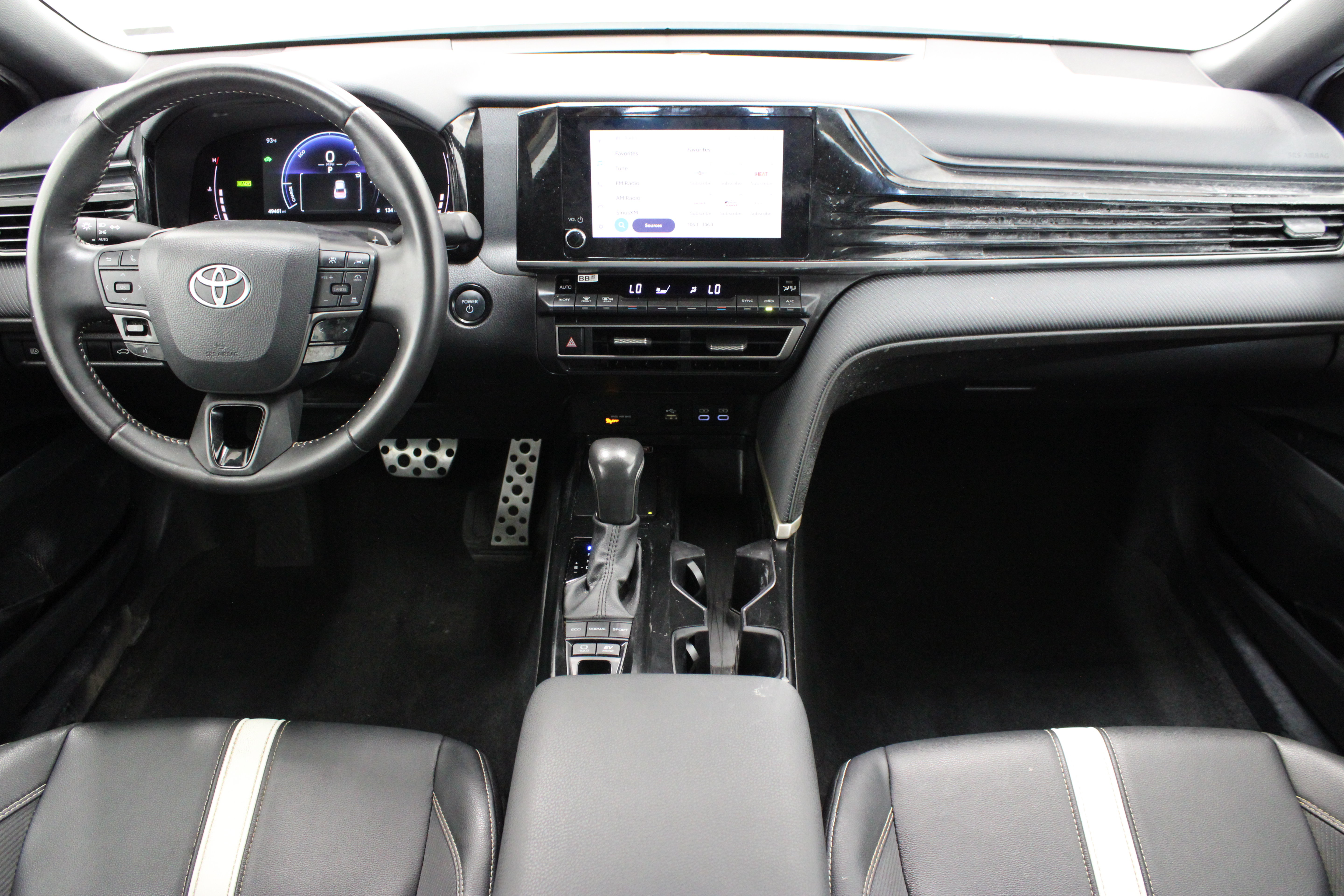 Certified 2025 Toyota Camry SE FWD image 29