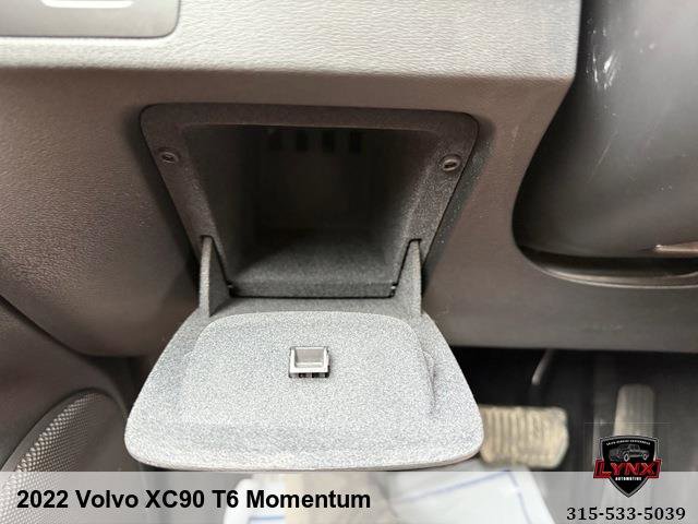 Used 2022 Volvo XC90 T6 Momentum image 26