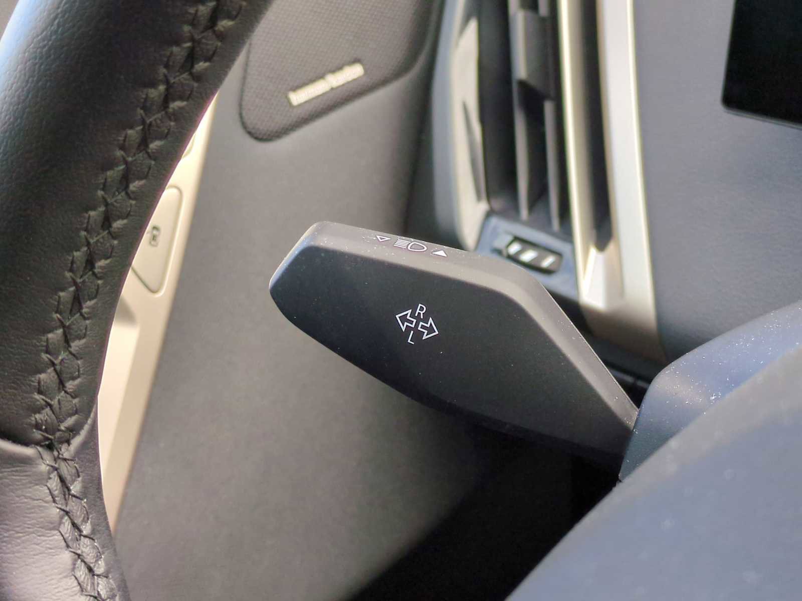 New 2025 BMW iX xDrive50 image 28