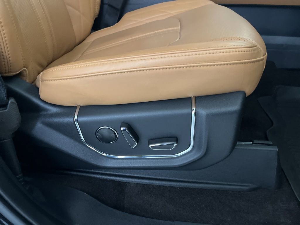 Used 2023 Ford Expedition Max Platinum image 62