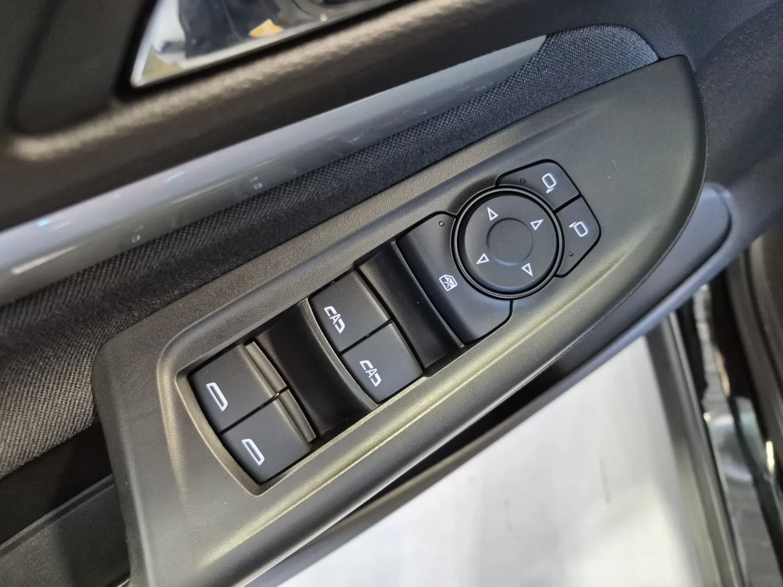 Used 2023 Chevrolet Bolt EUV LT w/ Comfort Package FWD image 23