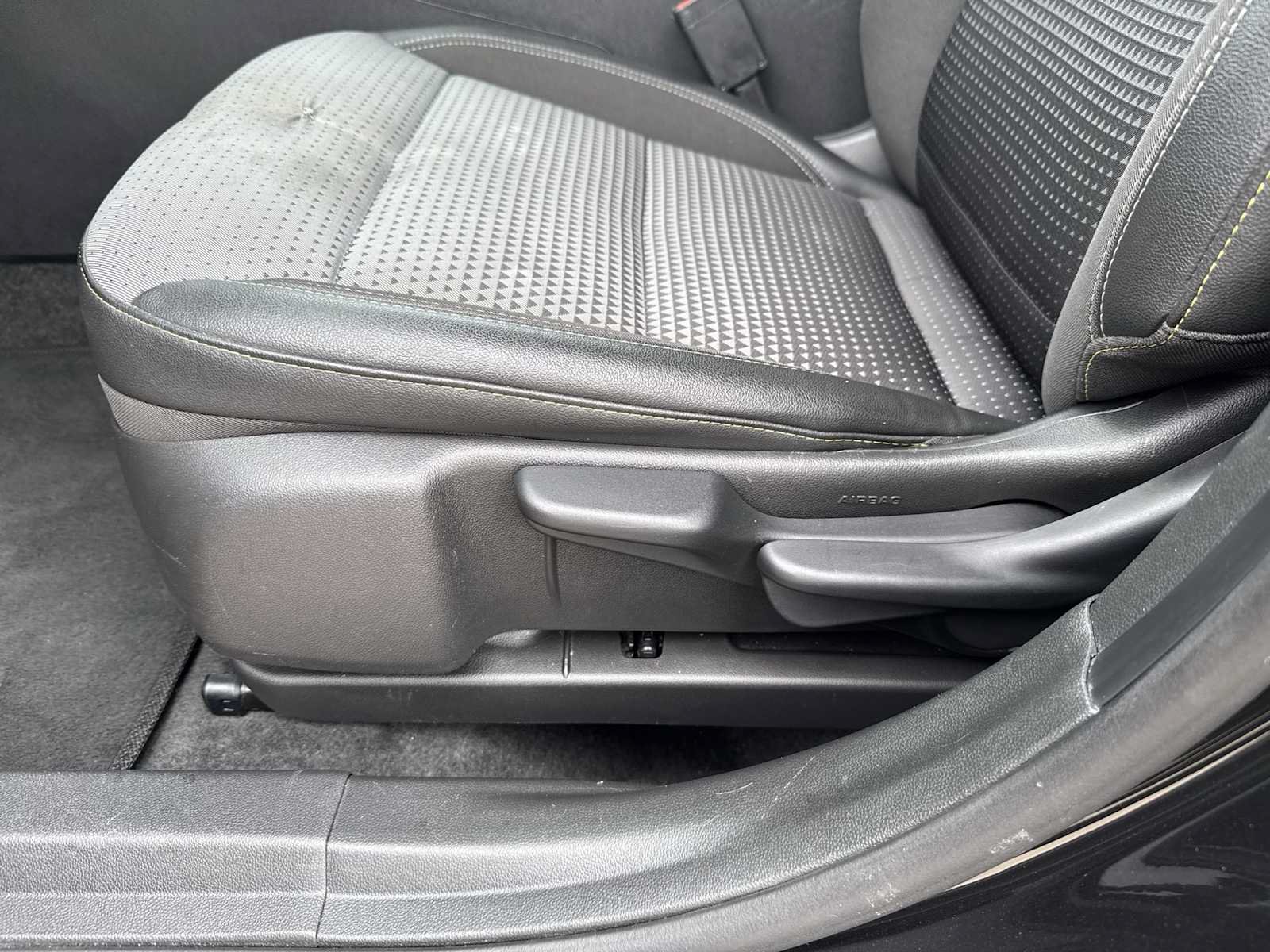 Certified 2025 Chevrolet Trax LT FWD image 12