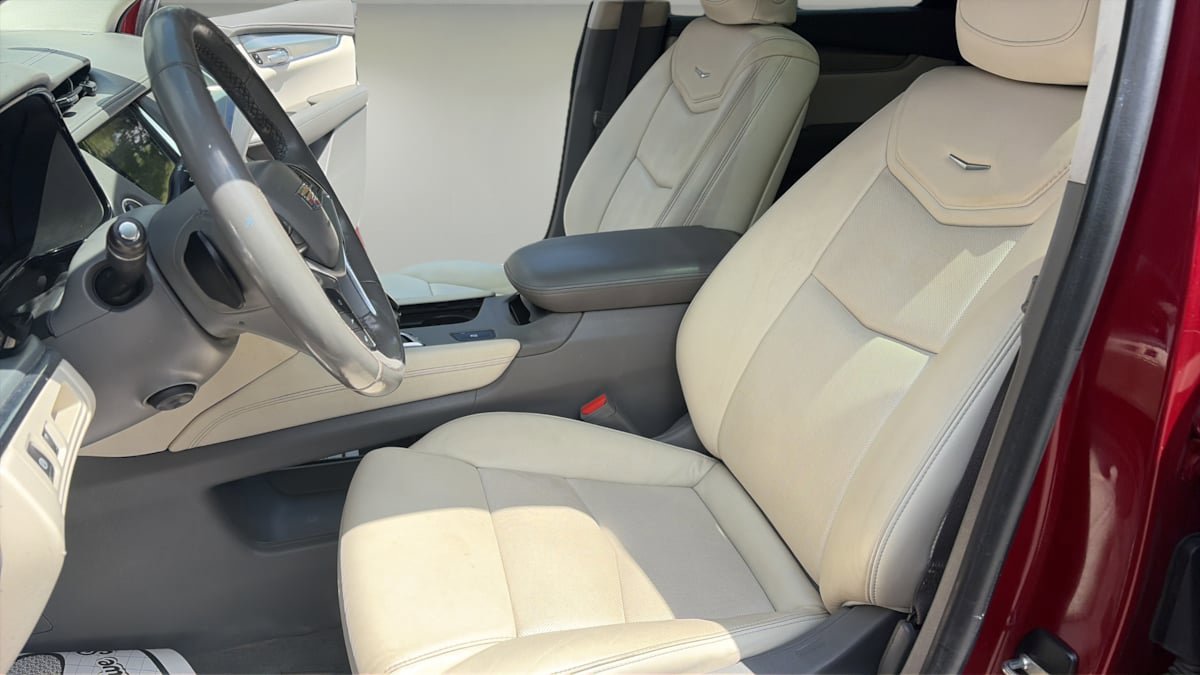 Used 2018 Cadillac XT5 Luxury w/ Driver Awareness Package FWD image 29