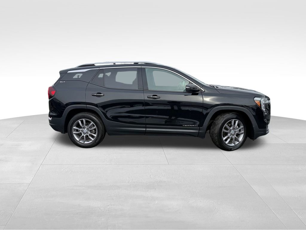 Used 2022 GMC Terrain SLT w/ Tech Package image 9