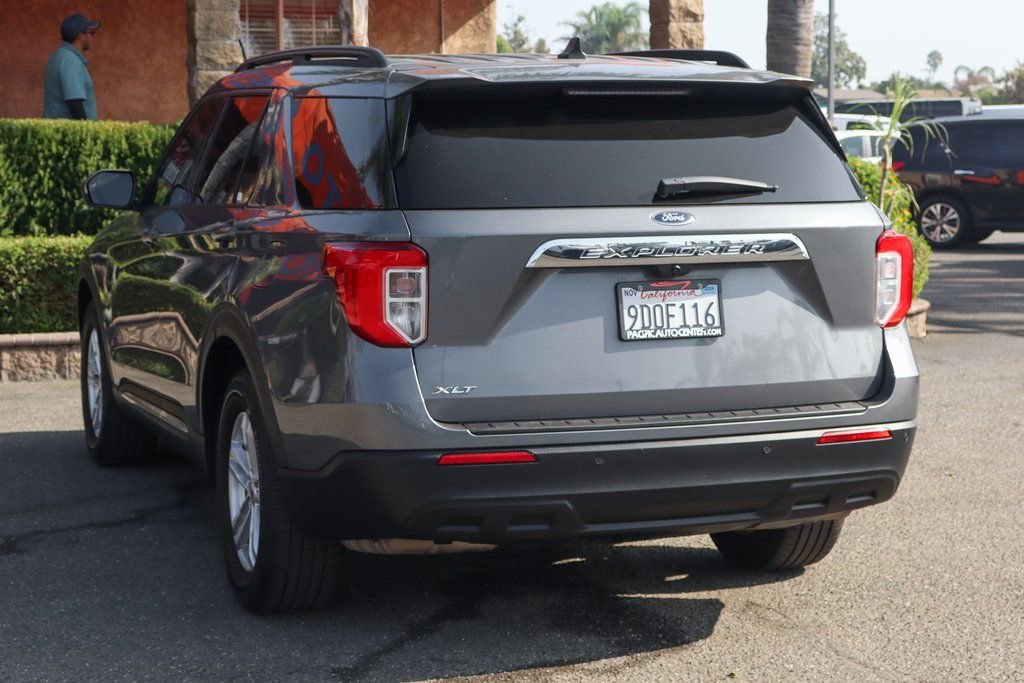 Used 2022 Ford Explorer XLT image 7