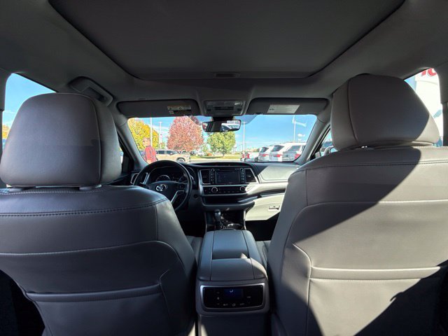 Used 2019 Toyota Highlander Limited AWD/4WD image 30