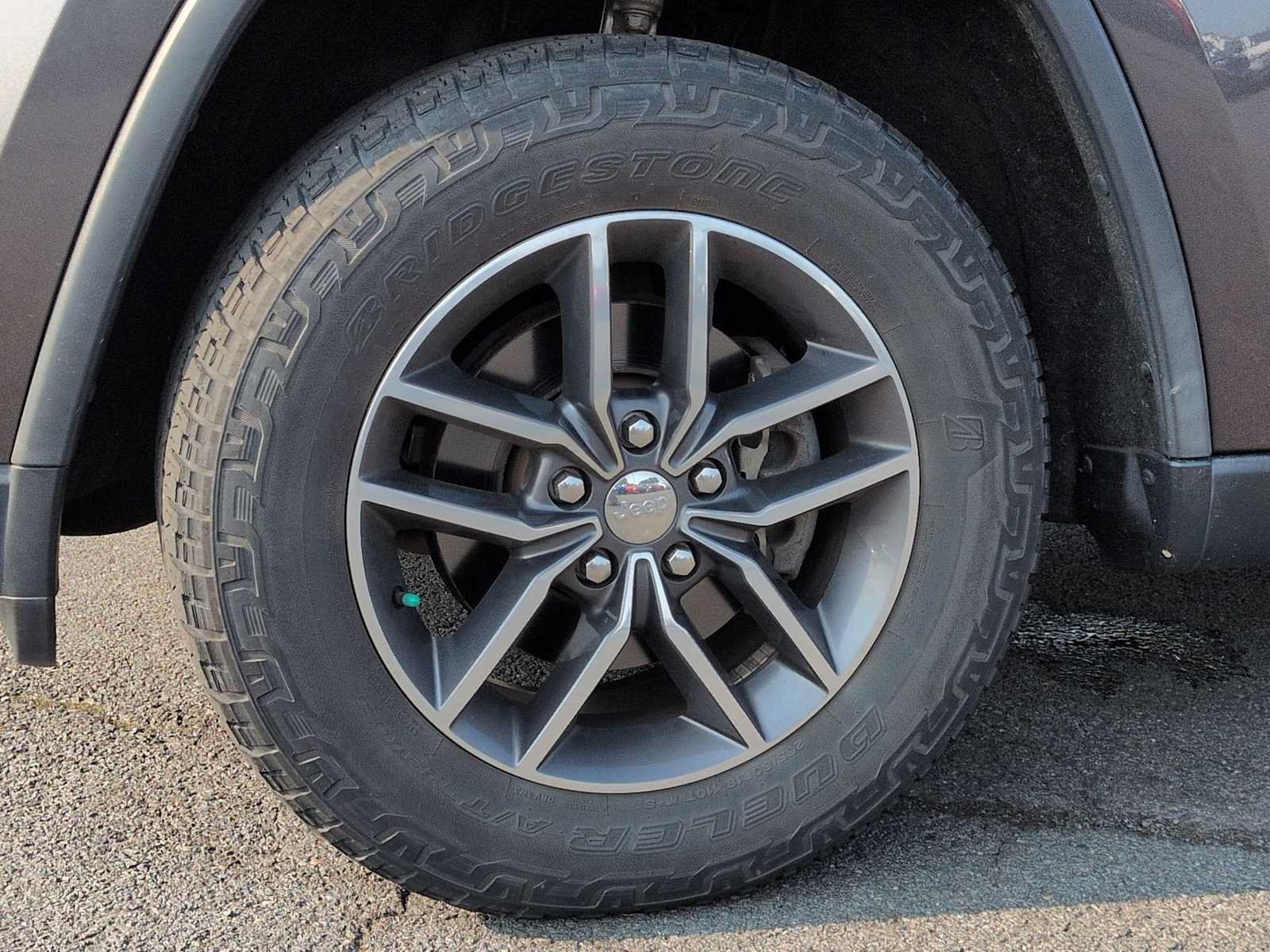 Used 2017 Jeep Grand Cherokee Limited w/ Luxury Group II AWD/4WD image 14