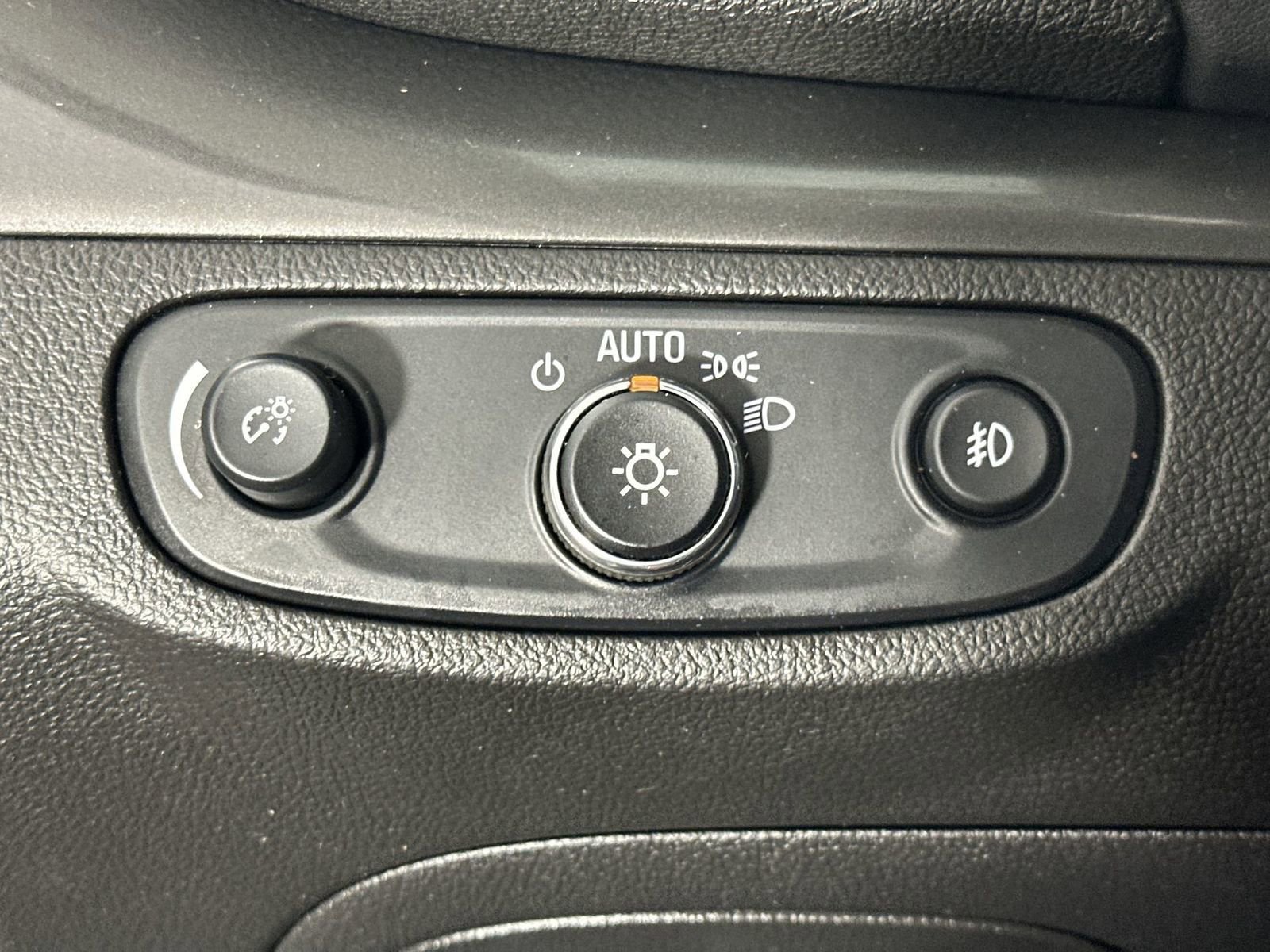 Used 2017 Buick Encore Essence image 22