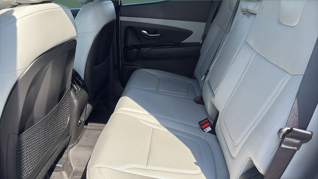 Used 2025 Hyundai Santa Cruz Limited AWD/4WD image 18