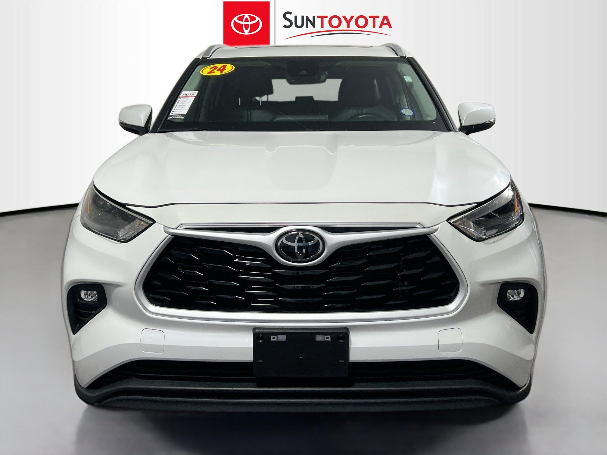 Used 2024 Toyota Highlander XLE image 10