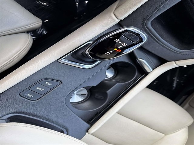 Used 2017 Cadillac XT5 Luxury w/ Driver Awareness Package image 23