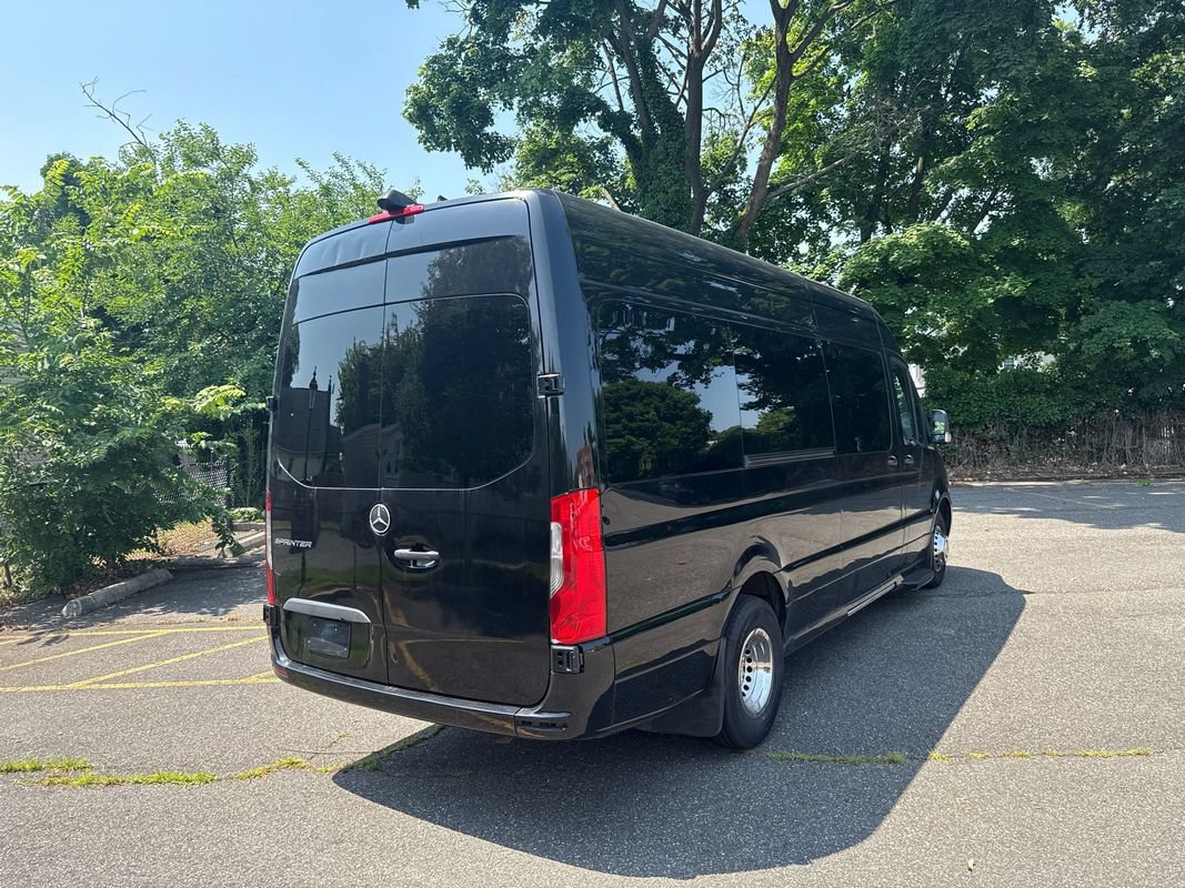Used 2021 Mercedes-Benz Sprinter 3500 image 6