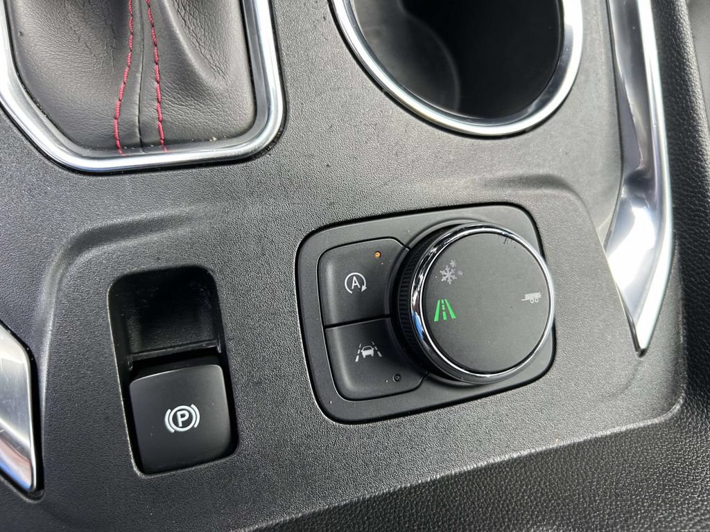 Used 2022 Chevrolet Traverse RS FWD image 15