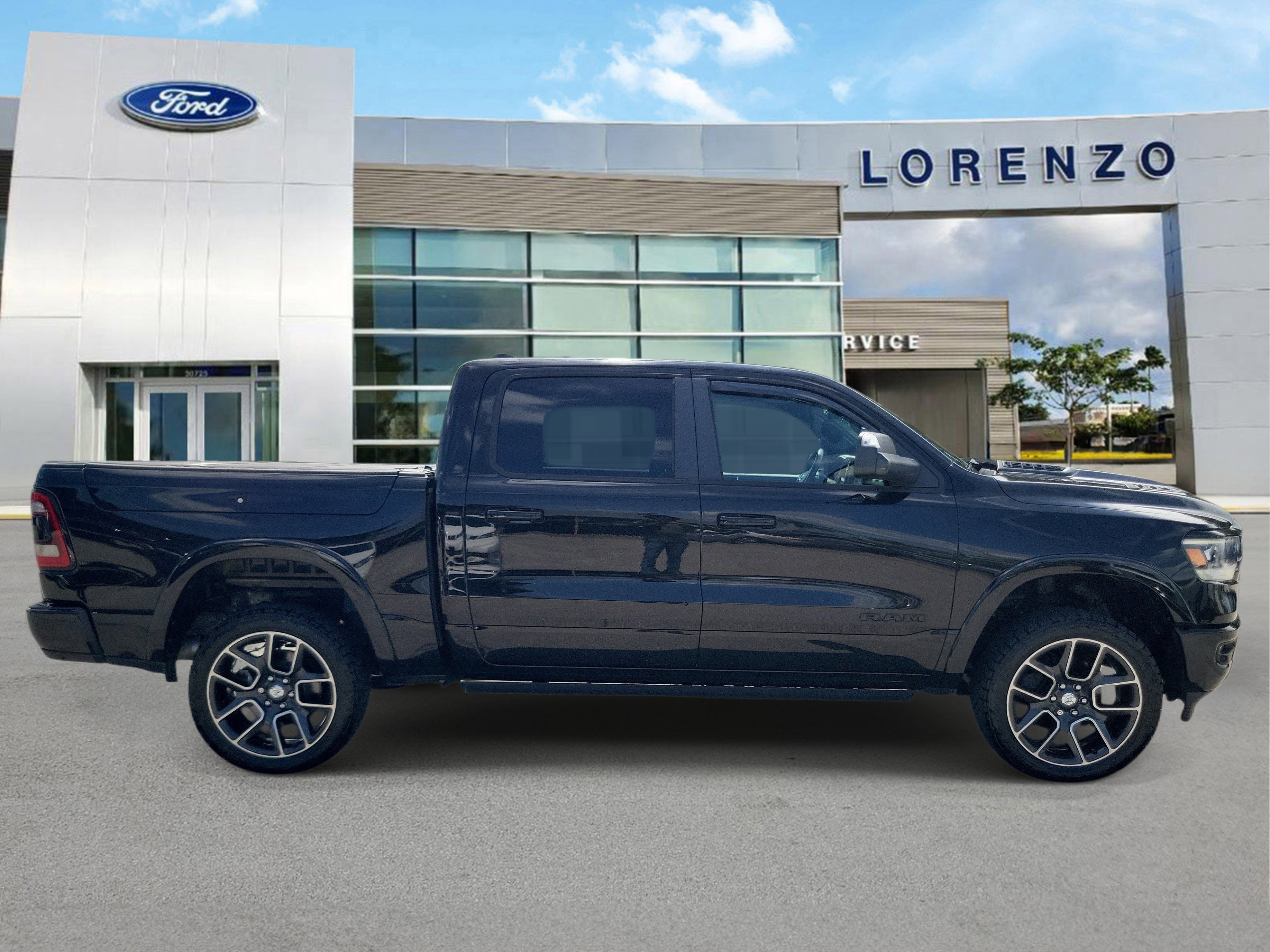 Used 2019 RAM 1500 Laramie AWD/4WD image 4