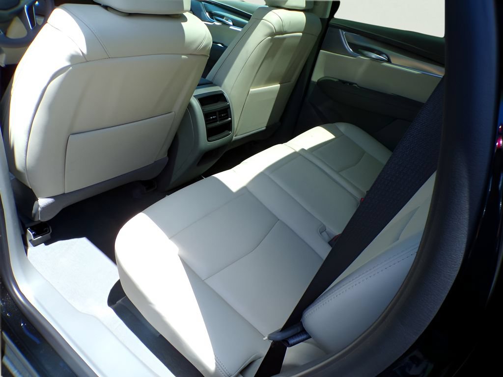 New 2026 Cadillac XT5 Premium Luxury w/ LPO, Floor Liner Package AWD/4WD image 9