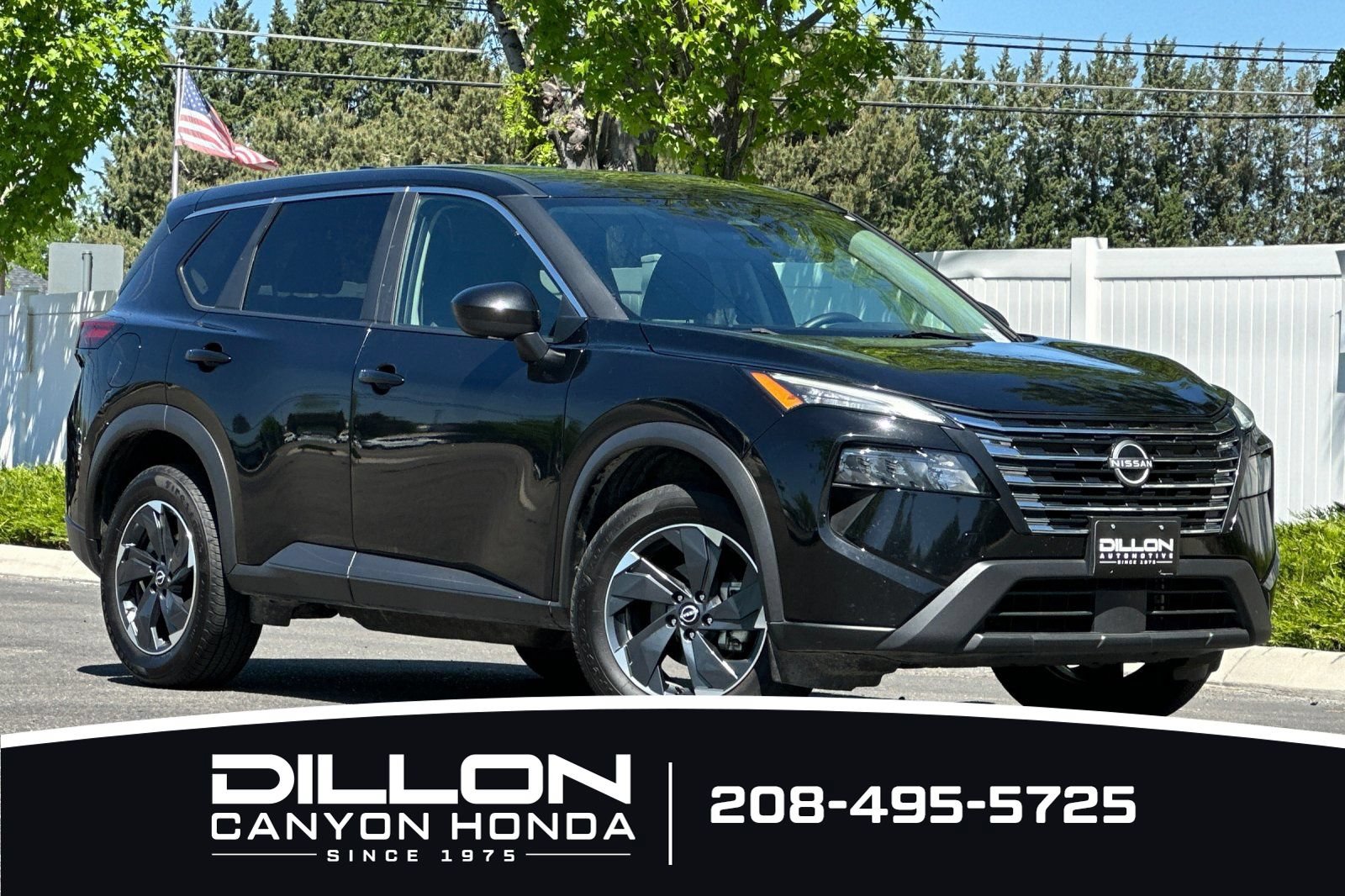 Used 2024 Nissan Rogue SV AWD/4WD image 2