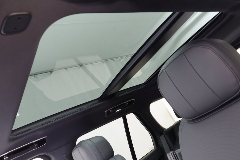 New 2025 Land Rover Range Rover SE image 14