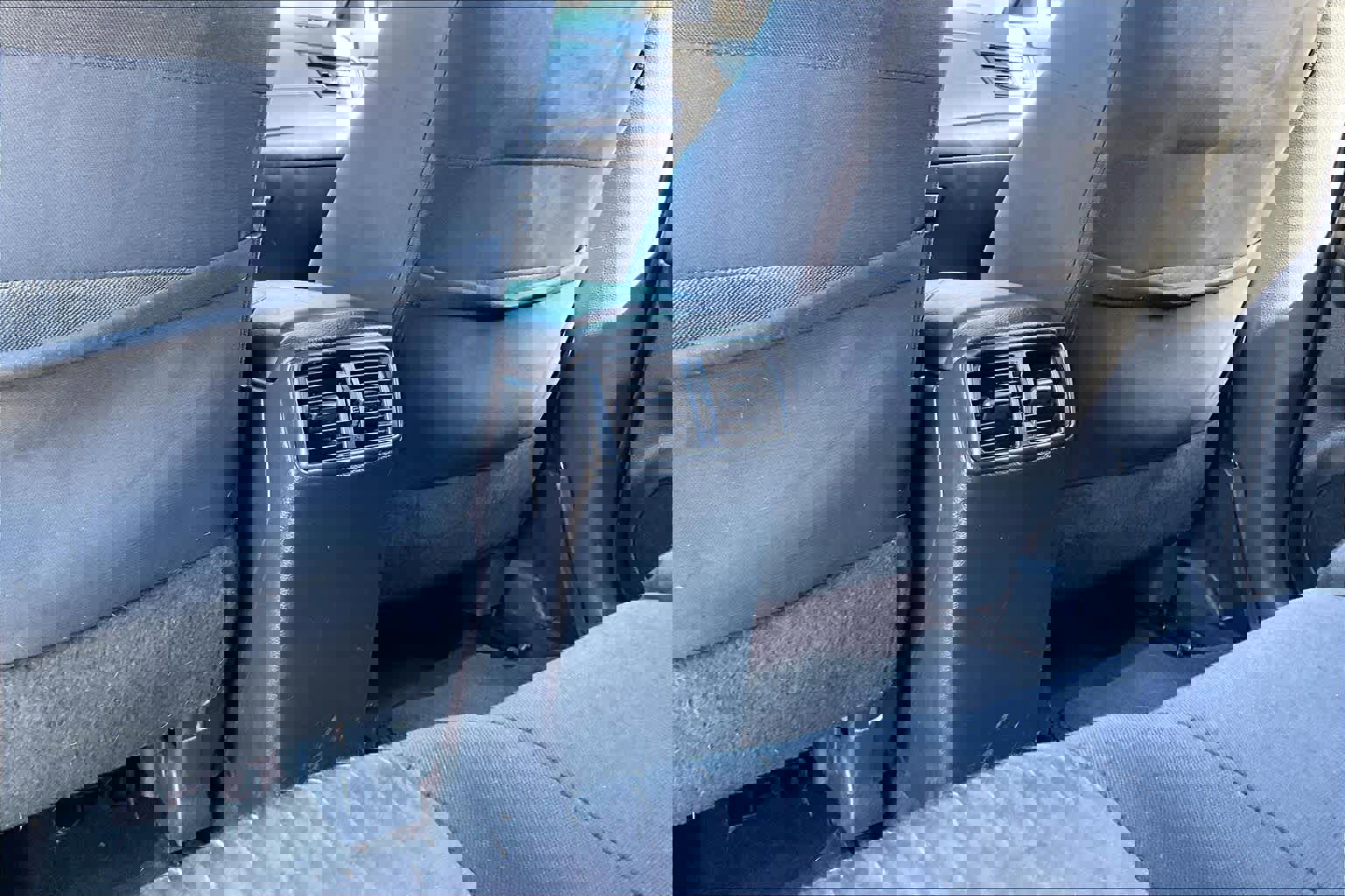 Used 2018 Nissan Rogue SV image 34