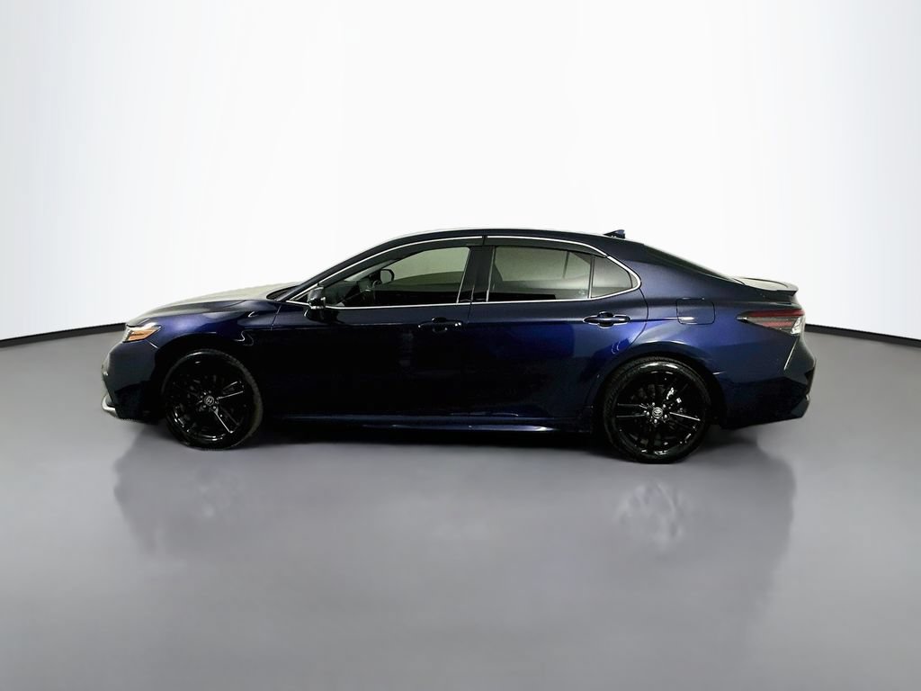 Used 2022 Toyota Camry XSE FWD image 5