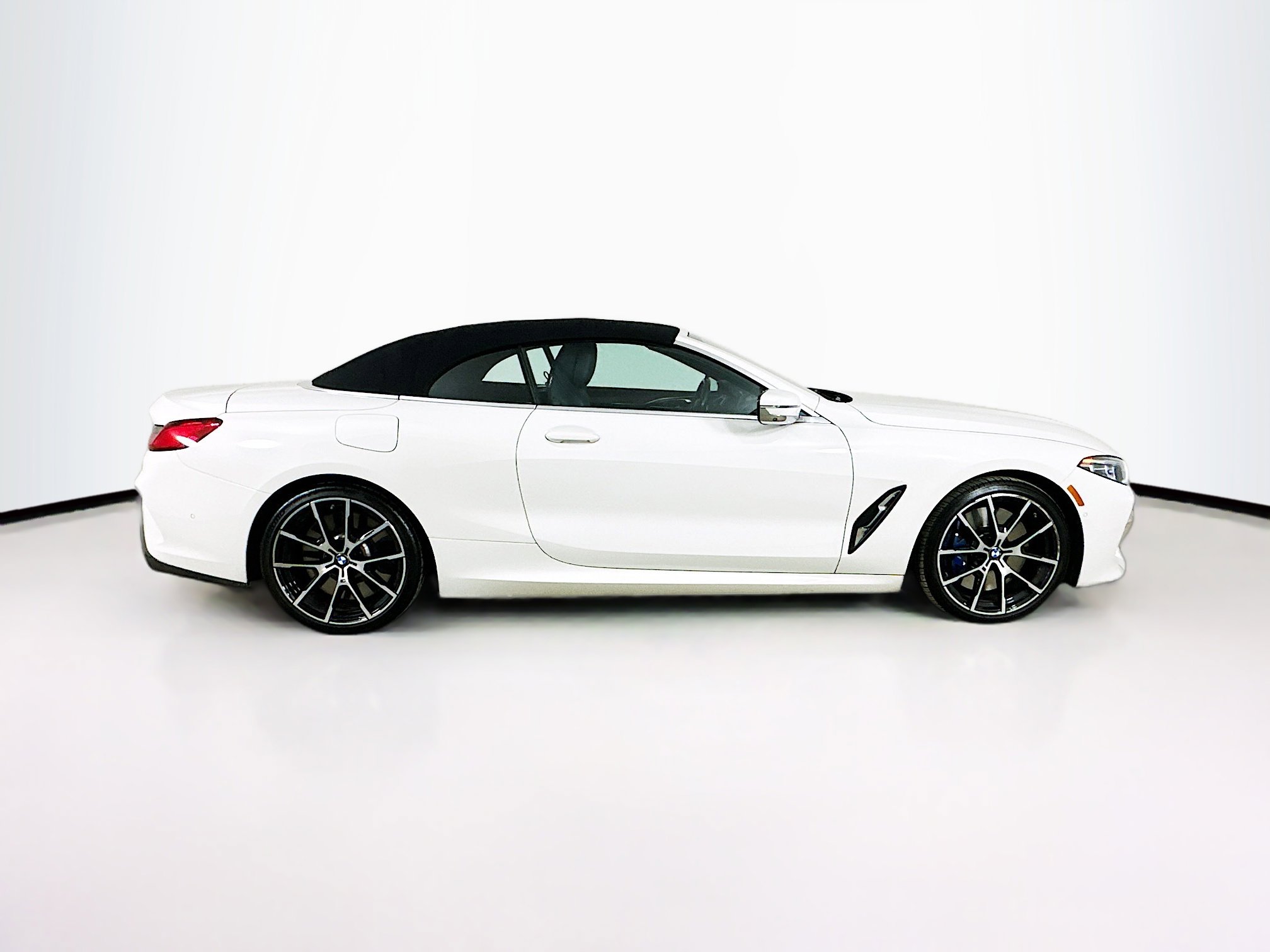 Used 2019 BMW M850i xDrive Convertible image 4