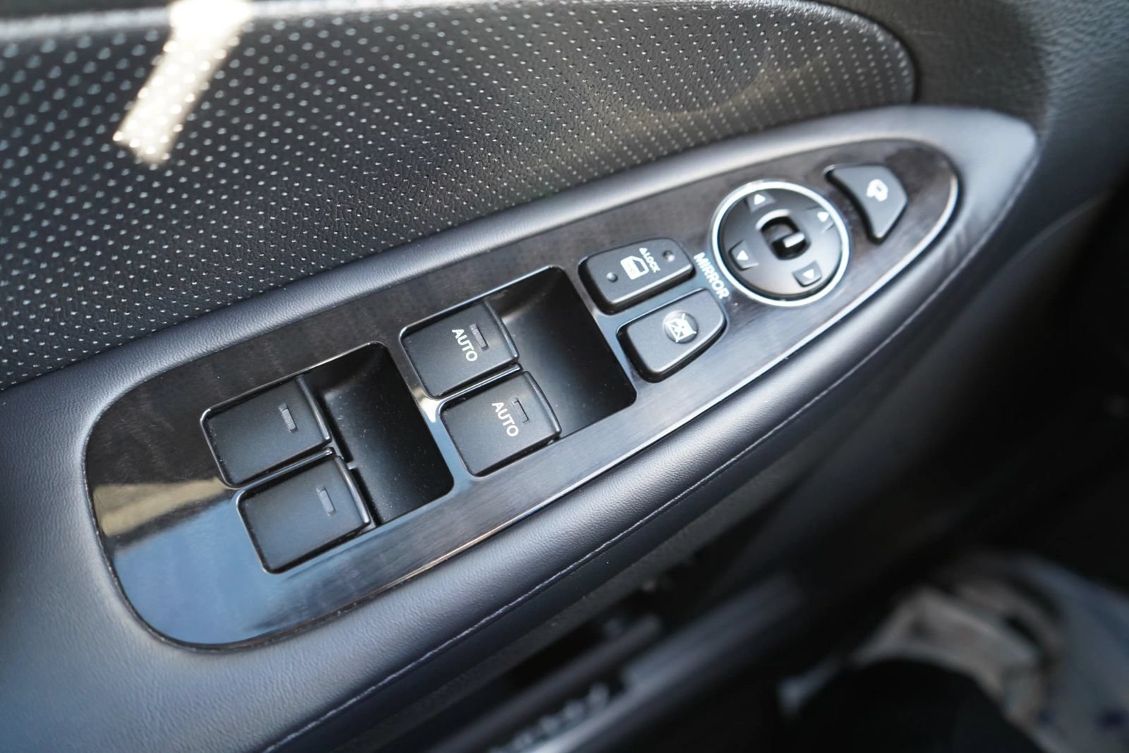 Used 2013 Hyundai Genesis 5.0 R-Spec RWD image 14
