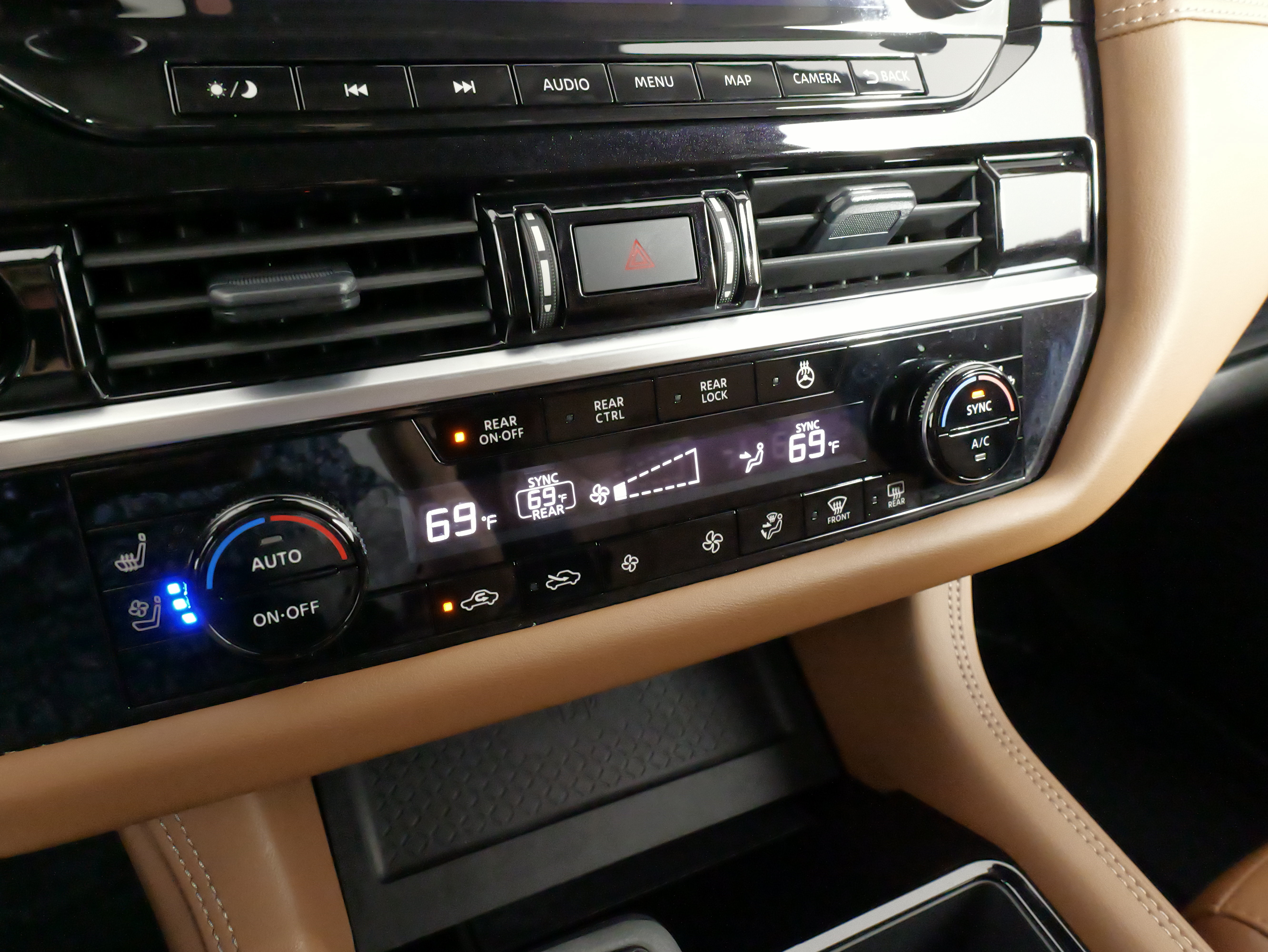 Used 2025 Nissan Pathfinder Platinum AWD/4WD image 52