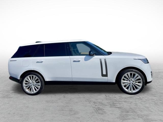 Used 2025 Land Rover Range Rover Long Wheelbase SE AWD/4WD image 4