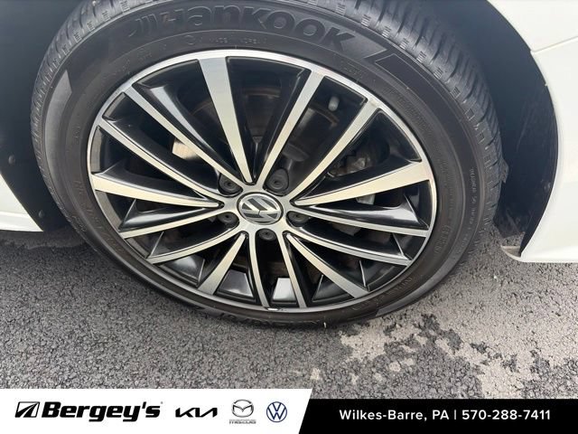 Used 2016 Volkswagen Jetta Sport w/ Lighting Package FWD image 5