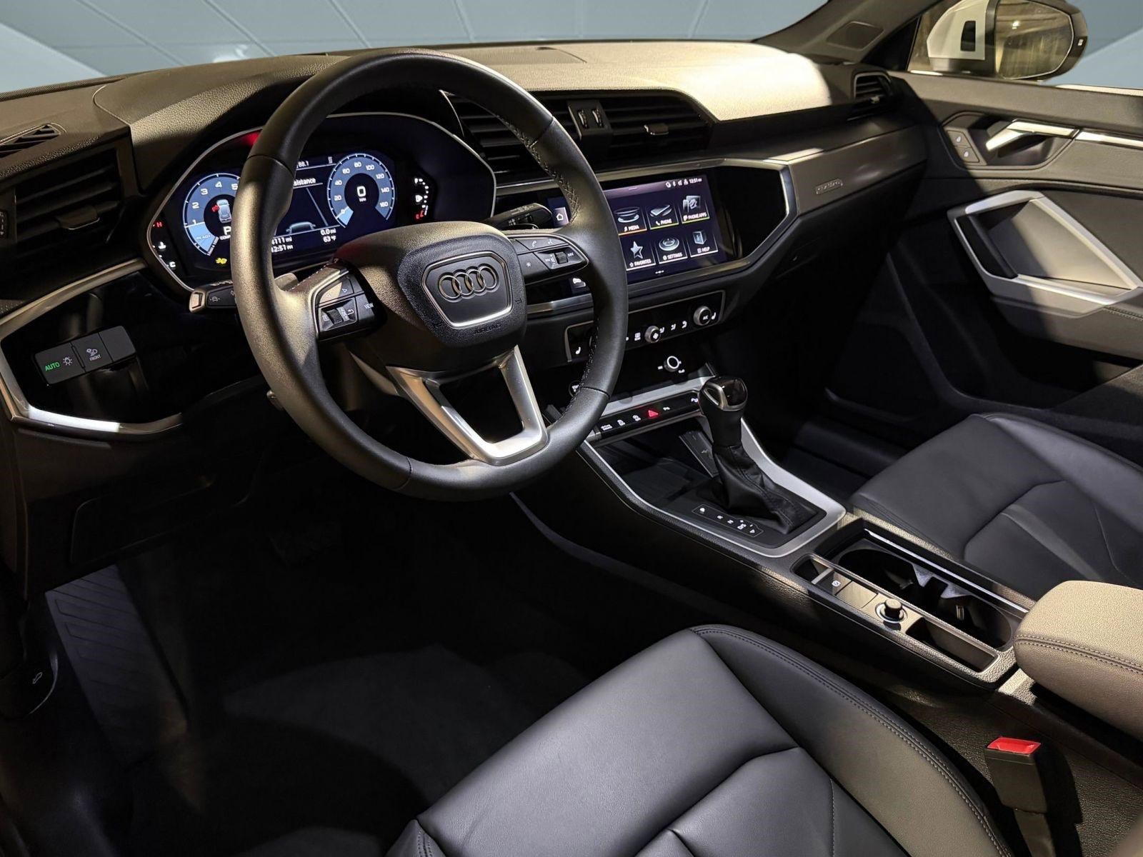 Certified 2025 Audi Q3 2.0T Premium w/ Convenience Package image 4