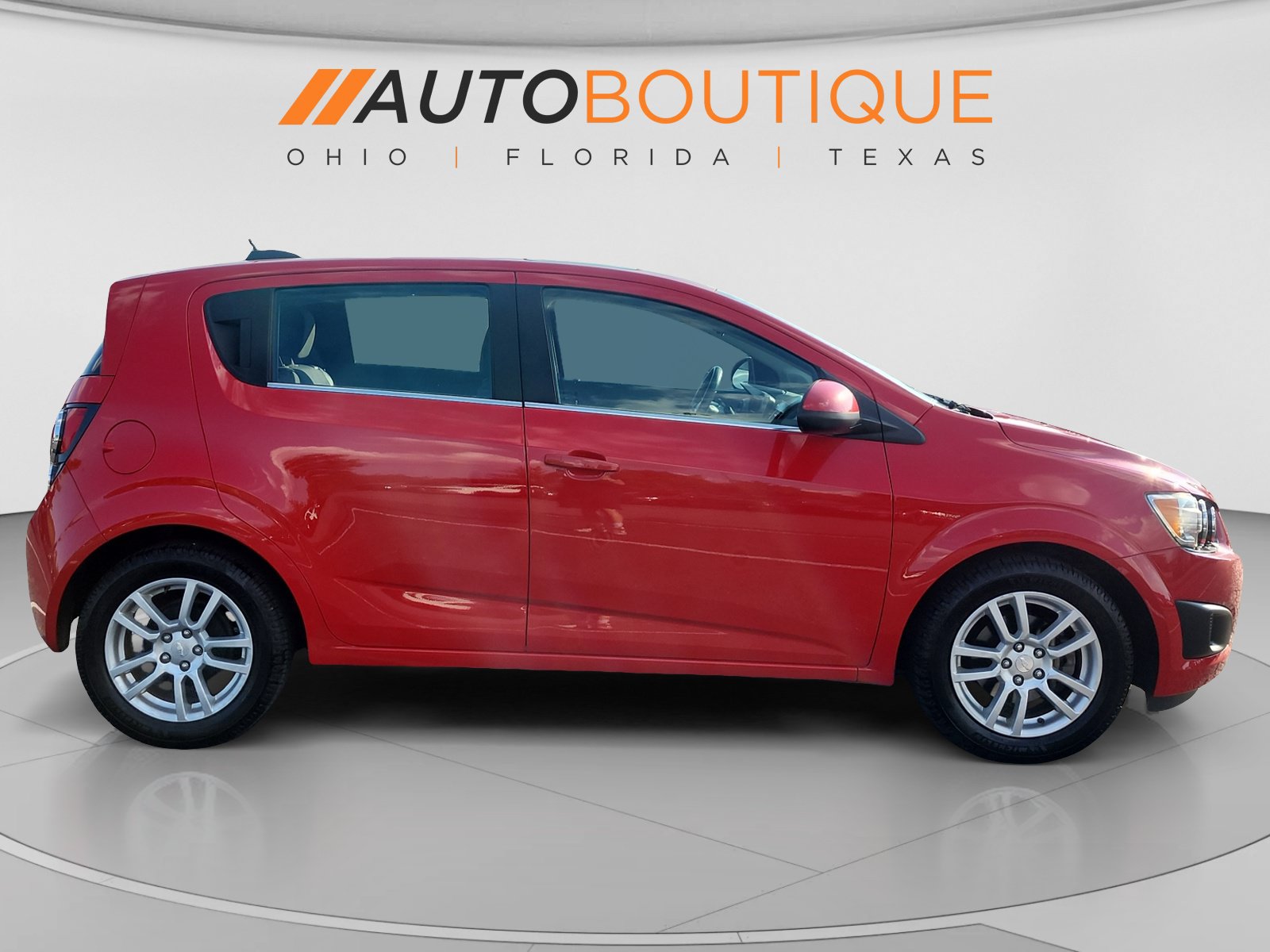 Used 2015 Chevrolet Sonic LT w/ Fun and Sun Package FWD image 6