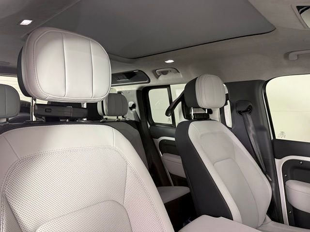 New 2026 Land Rover Defender 110 V8 image 38