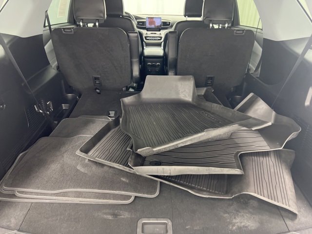 Used 2023 Ford Explorer XLT w/ Equipment Group 202A image 9