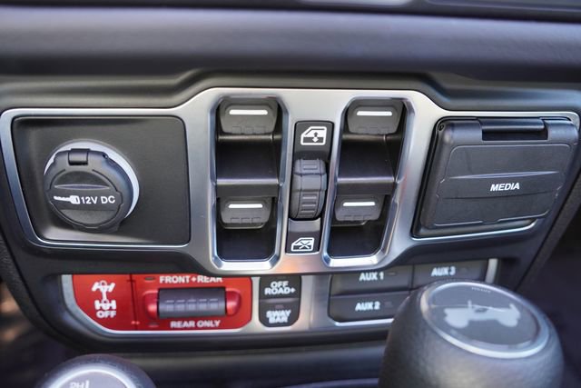 Certified 2025 Jeep Wrangler Unlimited Rubicon 4xe w/ Convenience Group image 30