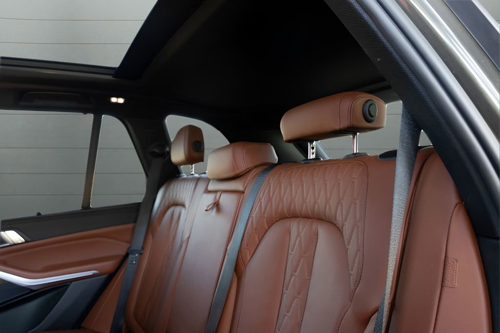 Used 2022 BMW X5 xDrive40i w/ M Sport Package AWD/4WD image 59