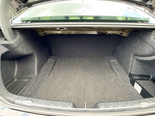 Used 2018 BMW 320i Sedan RWD image 12
