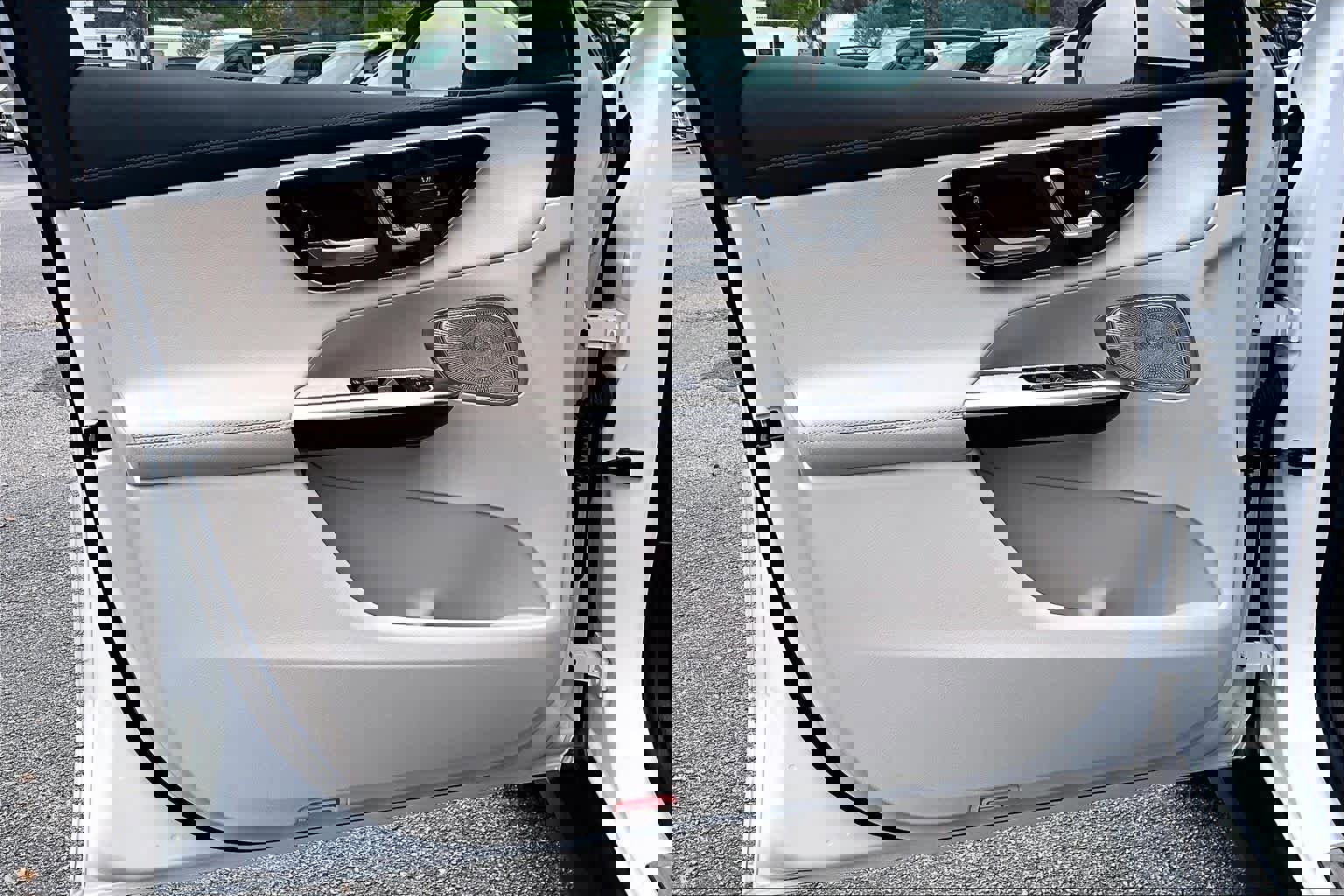 Used 2024 Mercedes-Benz GLC 300 4MATIC image 22