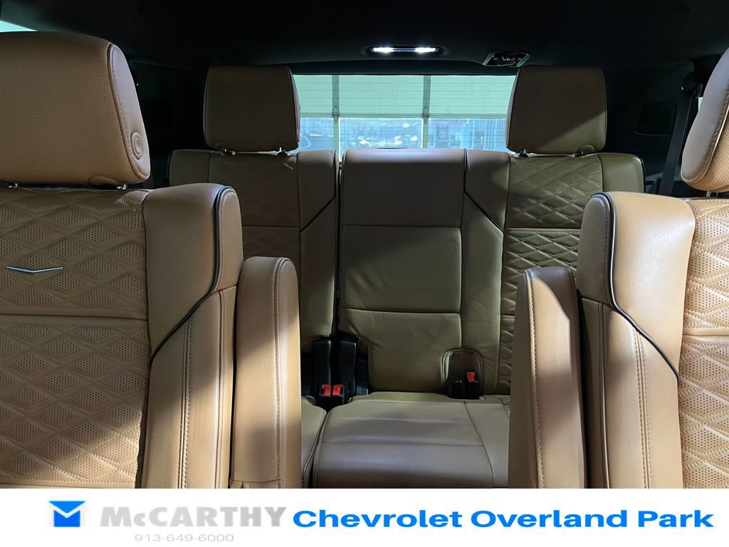 Used 2022 Cadillac Escalade Premium Luxury image 32