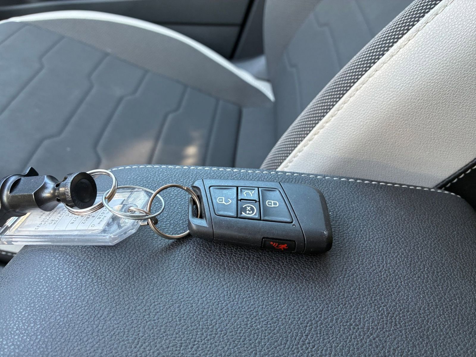 Used 2025 Volkswagen Taos SE FWD image 20