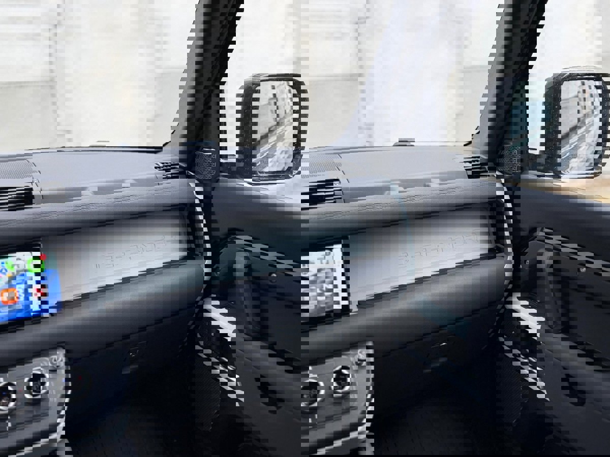 Used 2023 Land Rover Defender 110 S image 13