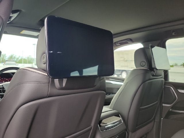 New 2026 Cadillac Escalade ESV Luxury w/ Touring Package AWD/4WD image 14