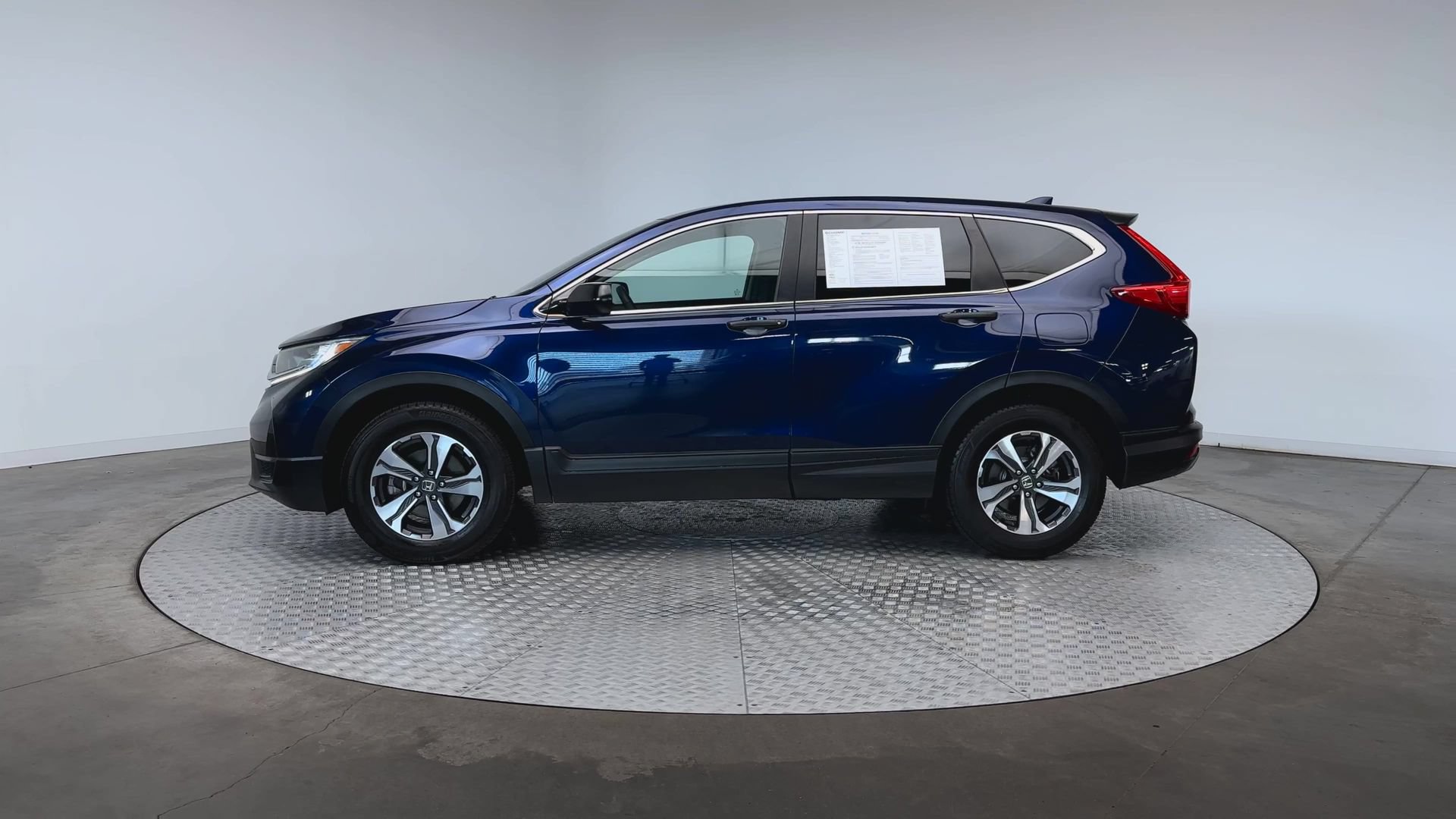 Used 2018 Honda CR-V LX image 5