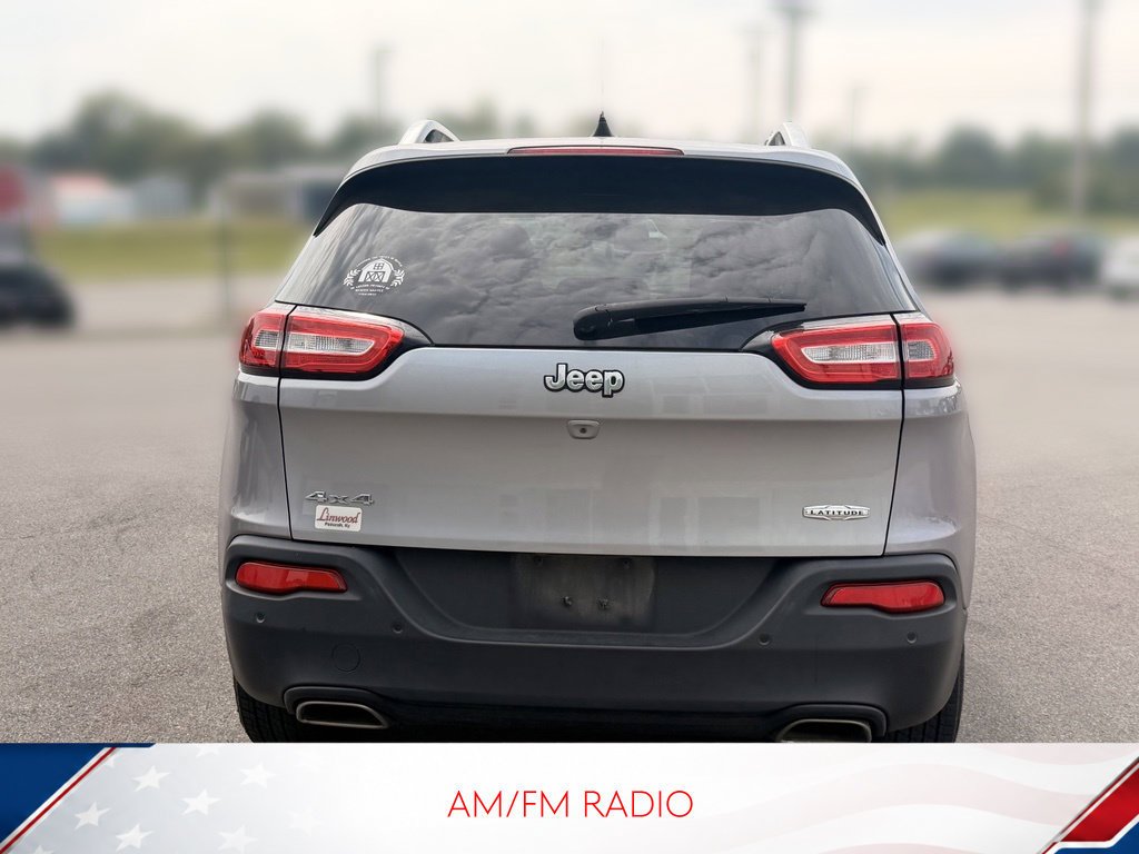Used 2017 Jeep Cherokee Latitude AWD/4WD image 3