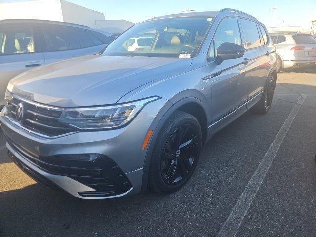 Used 2023 Volkswagen Tiguan SE R-Line