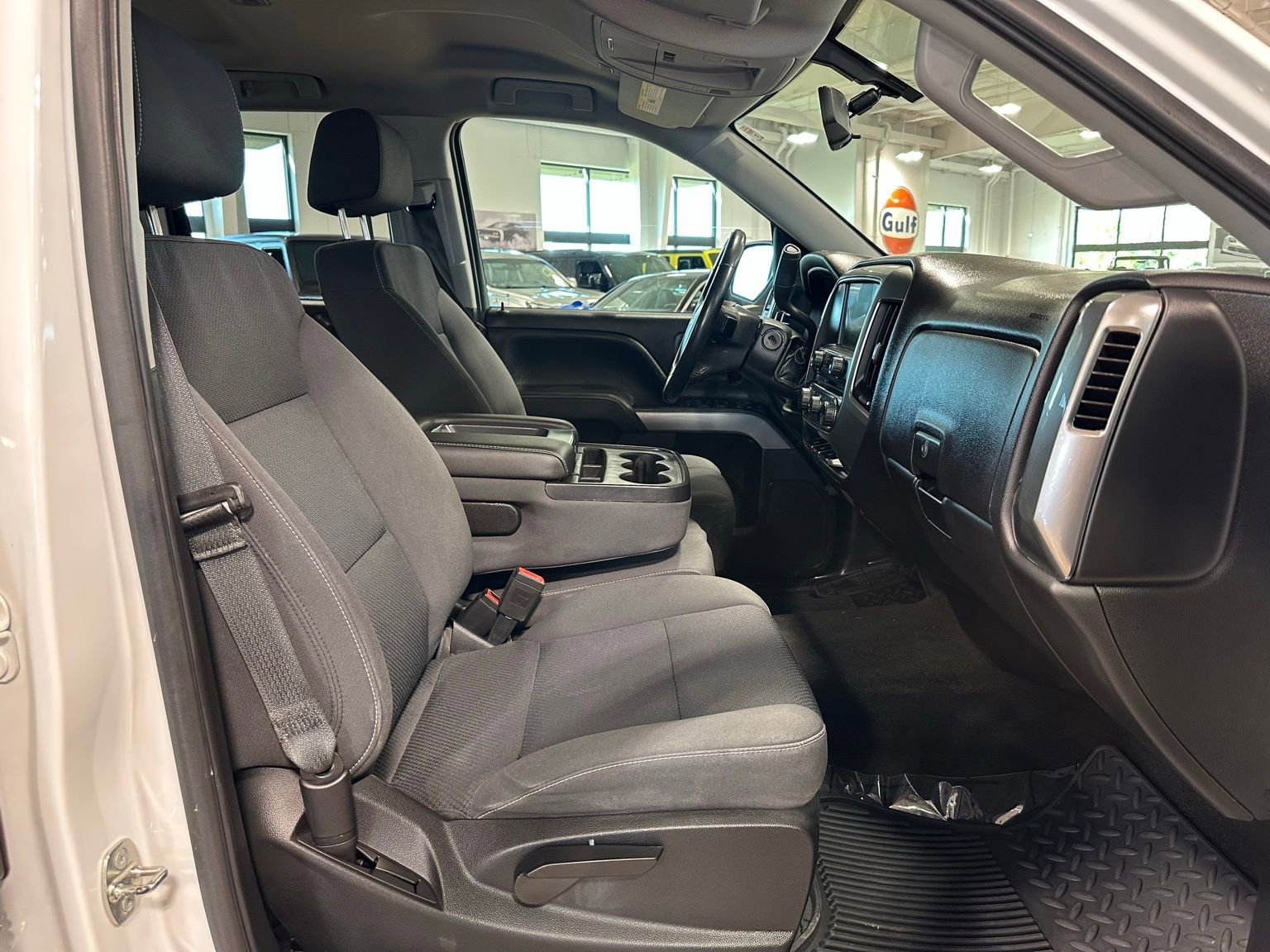 Used 2018 Chevrolet Silverado 1500 LT w/ All Star Edition image 34