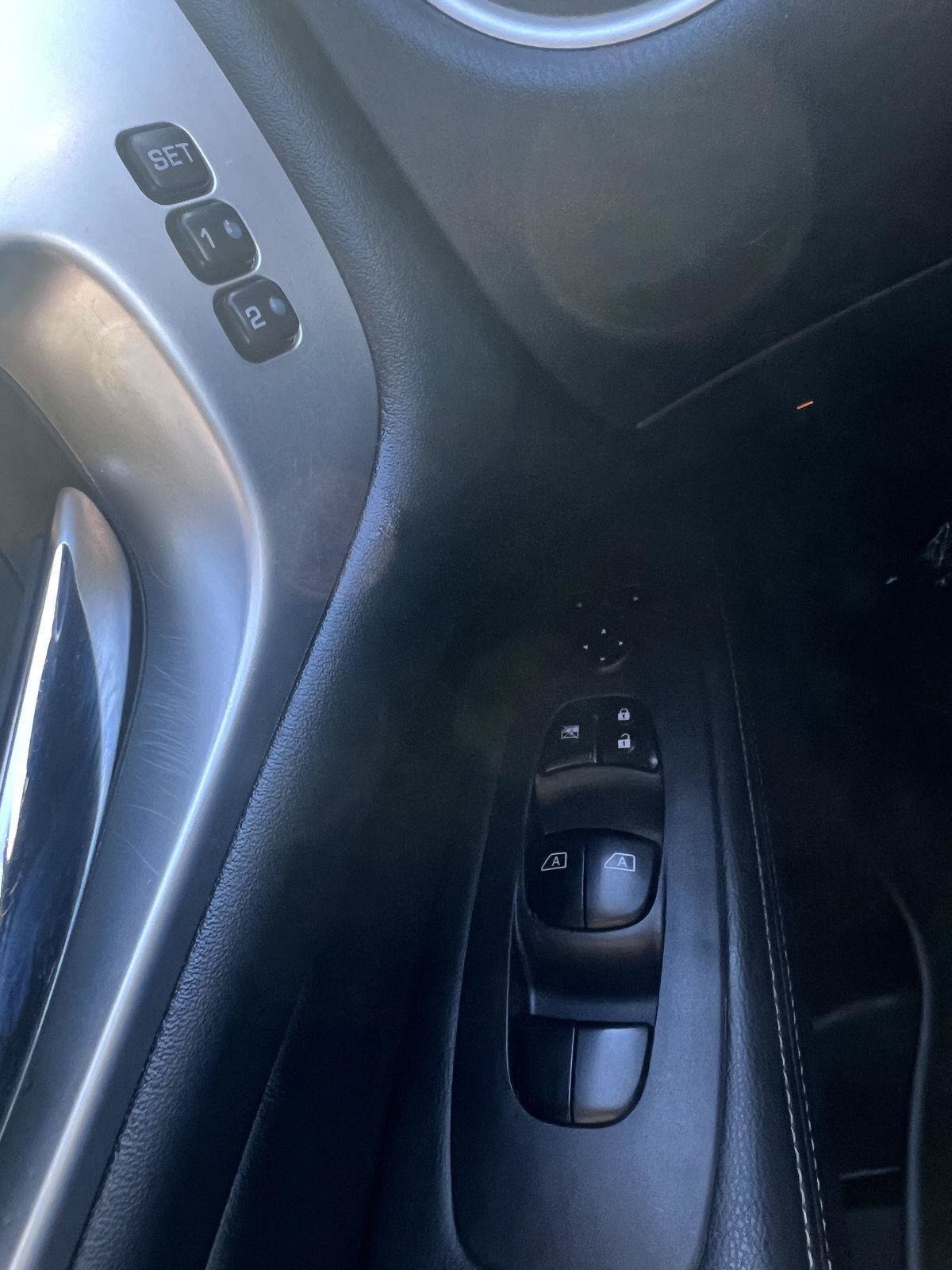 Used 2018 Nissan Pathfinder SL FWD image 17