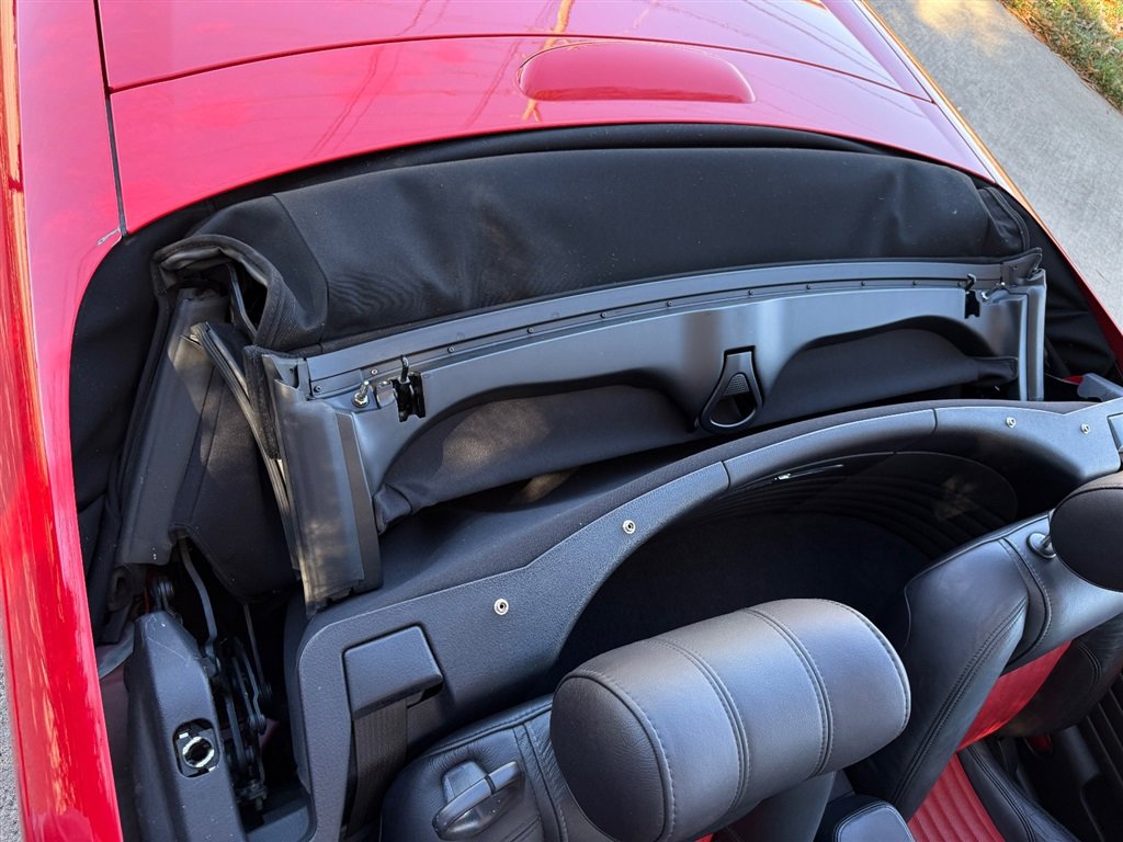 Used 2004 Ford Thunderbird image 61