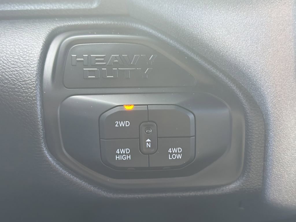 Used 2026 RAM 3500 Tradesman w/ Chrome Appearance Group AWD/4WD image 9