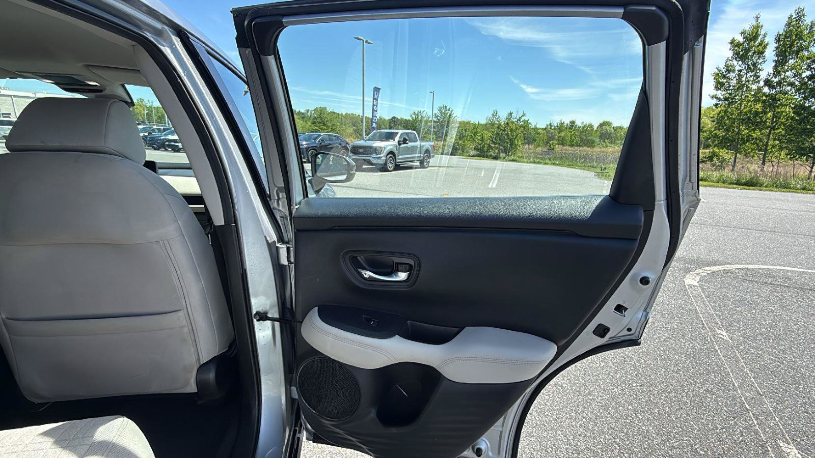 Used 2023 Honda HR-V LX image 19